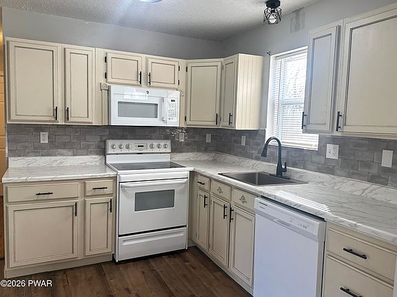 3rd image of 2116 Spring Dr