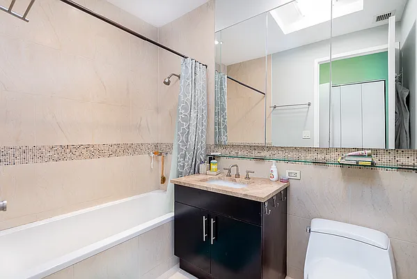 Rented by Level Group | media 3