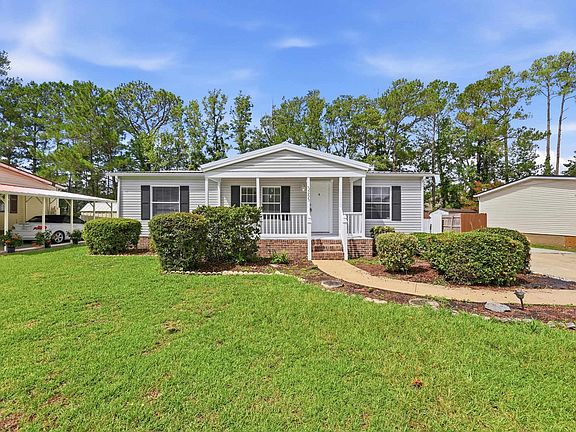 3rd image of 3265 Lyndon Dr.