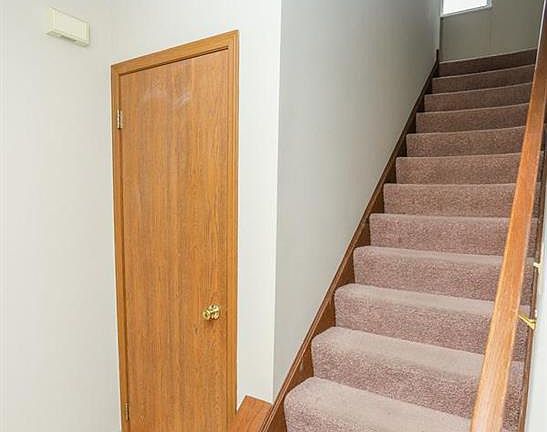 3rd image of 3663 Forest Ave