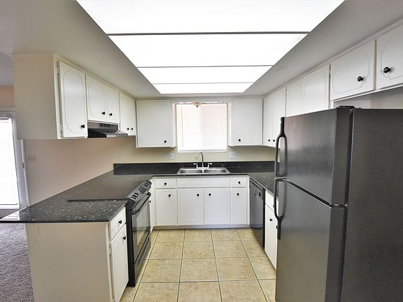 4th image of 1851 E Brookdale St