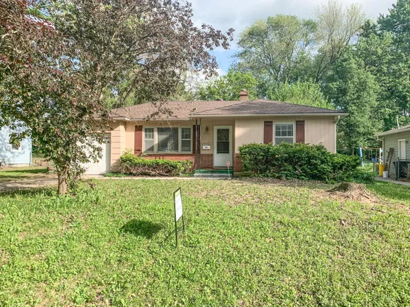 8907 E 73rd St, Raytown, MO 64133