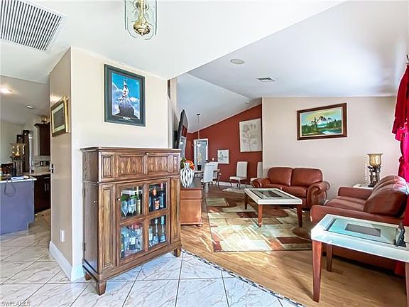 4th image of 4406 SW 19th Ave