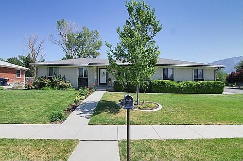 1st image of 1401 E Blossom Dr