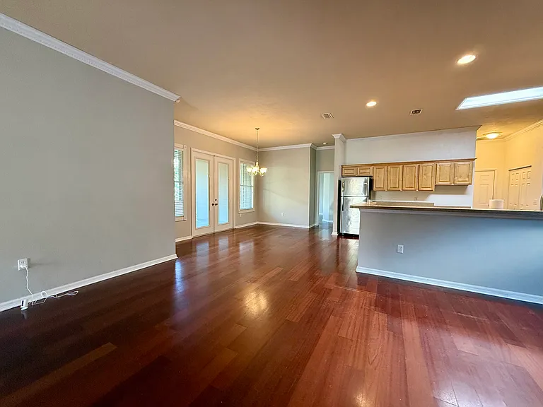 9905 NW 21st Ave — Photo 5
