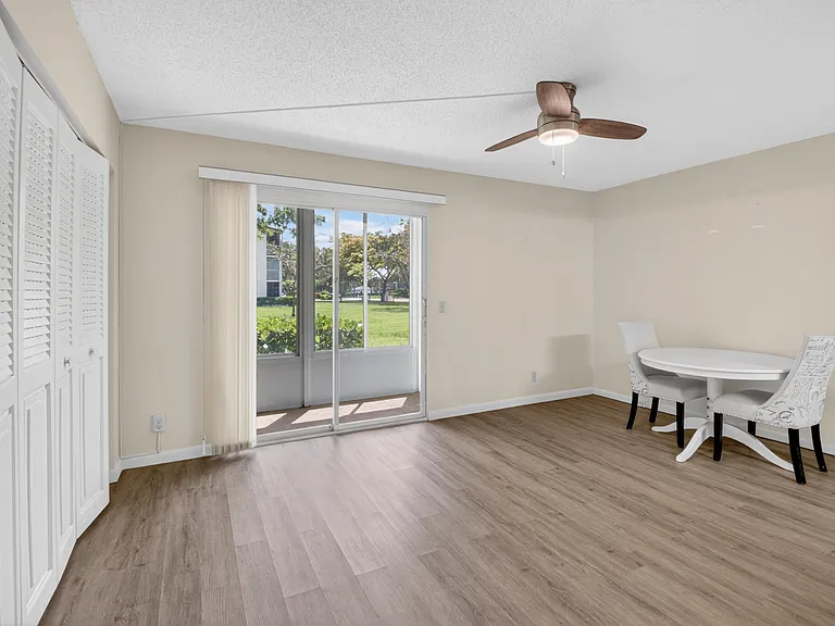 474 Mansfield Dr #L — Photo 5