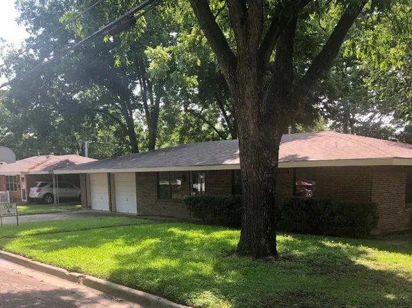 705 Hulme St, Bowie, TX 76230