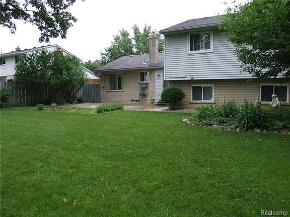 4th image of 36467 Sunnydale St