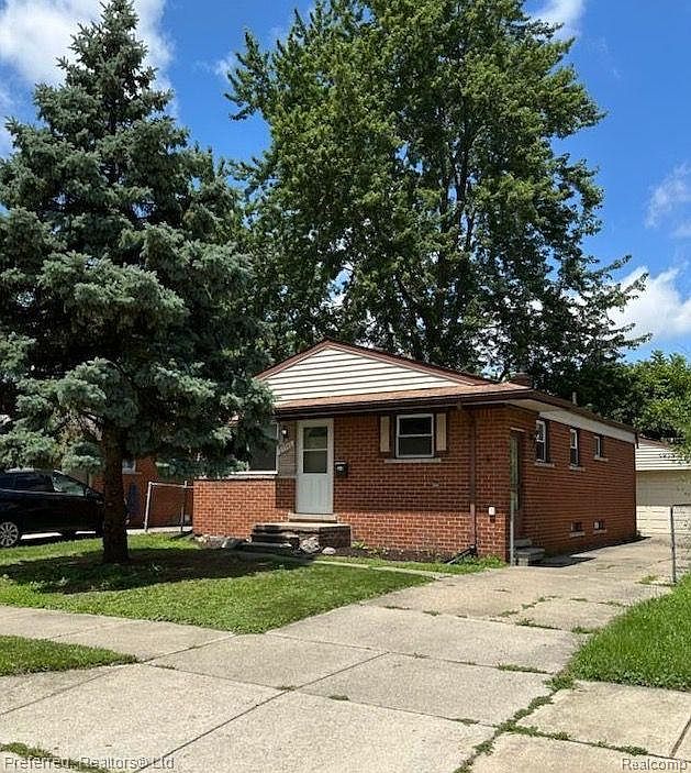 1st image of 29546 Balmoral St