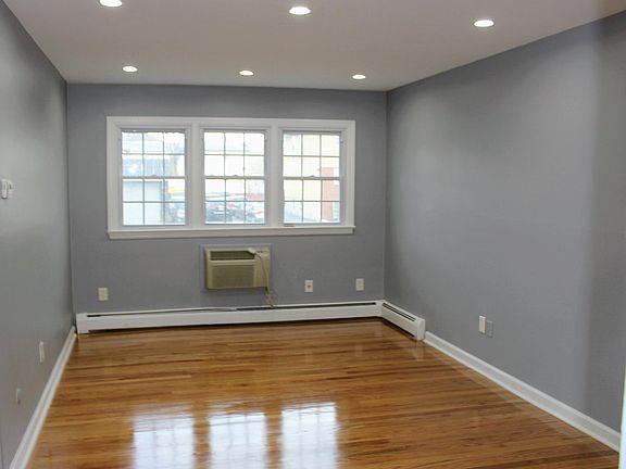 2nd image of 526 Delavan Ave Floor 1