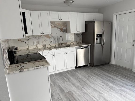 5th image of 490 NE 33rd Street