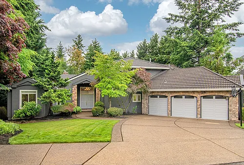 12404 NW Woodland Ct Photo 1