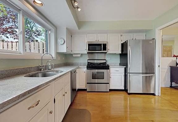 2nd image of 1828 Wildberry Dr