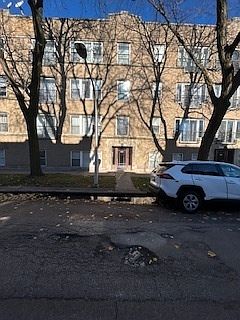 4th image of 2556 W Rosemont Ave APT 2