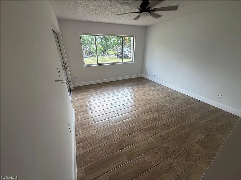 937 SW 52nd St — Photo 7