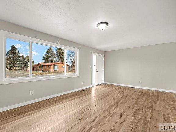 5th image of 339 Ramona Ave