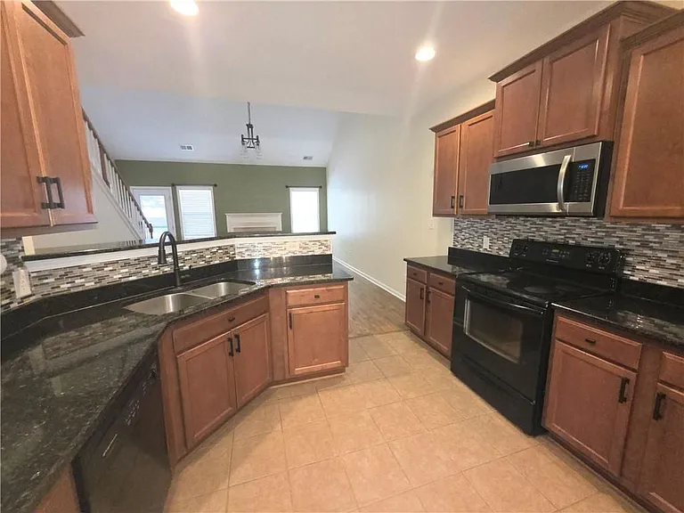 113 Macalester Dr — Photo 20