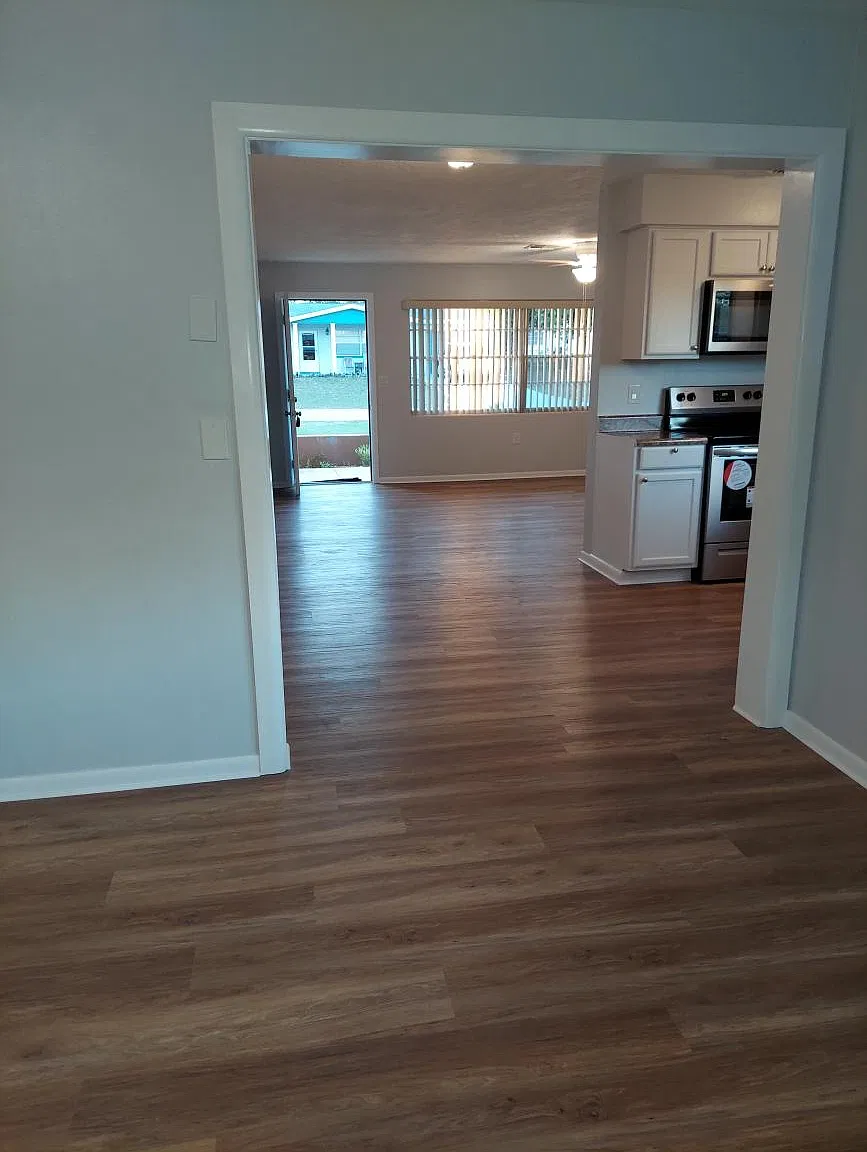 51 Lee St — Photo 3