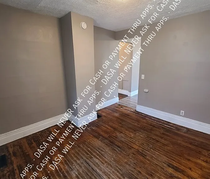 33 Kislingbury St #UPPER — Photo 3