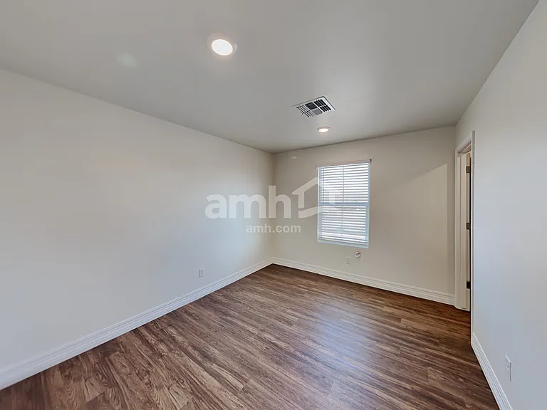 21467 S 231st St — Photo 20