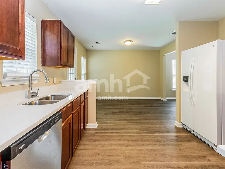 250 Border Rd — Photo 6