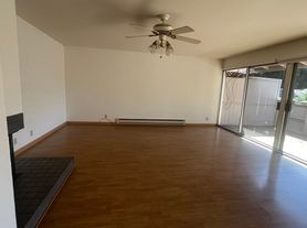 500 W Middlefield Rd