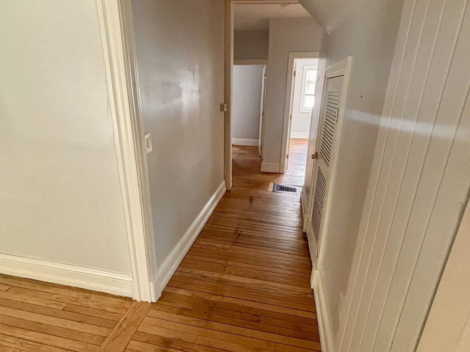 3 bed, 1.0 bath, 1005 sqft, $3,300 — Photo 4