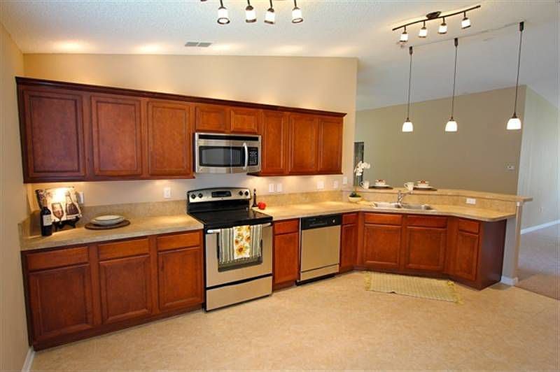 1st image of 1920 Valley Crossing Dr