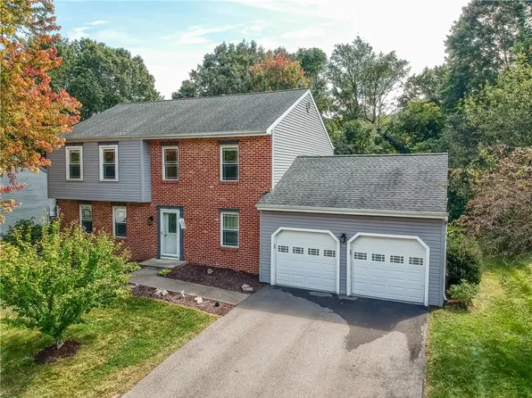 119 Woodbine Dr, Cranberry Township, PA 16066