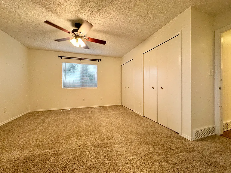 5413 Plumstead Dr — Photo 12