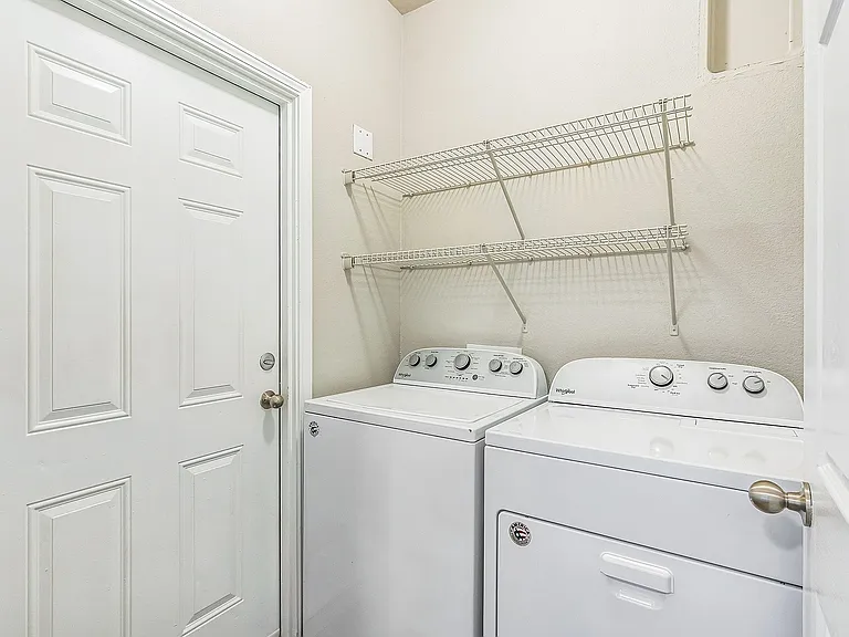 2 Bedroom Premier Garden-Renovated