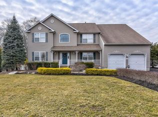 11 Christinalynn Dr, Monroe Township, NJ 08831