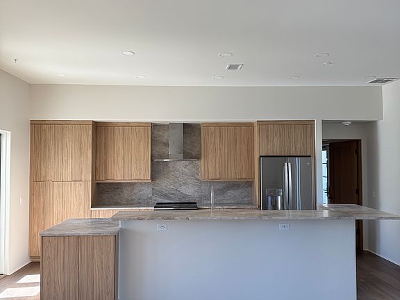 3rd image of 301 W Comstock Ave #1A