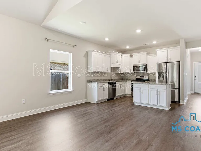 5723 Overland Dr — Photo 9