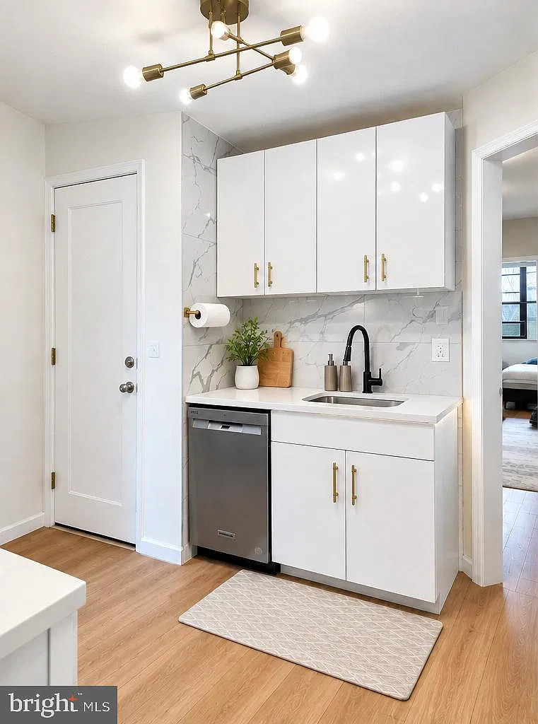 2127 Tasker St — Photo 3