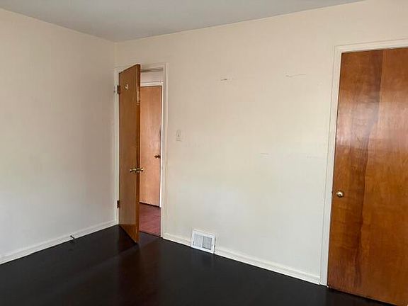 4th image of 18201 Gaylord St