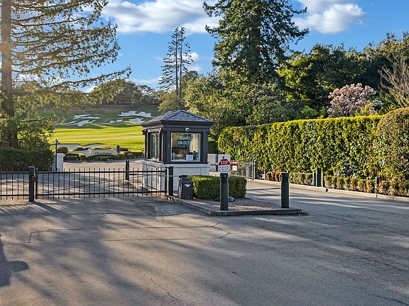 4th image of 27 Pasatiempo Dr