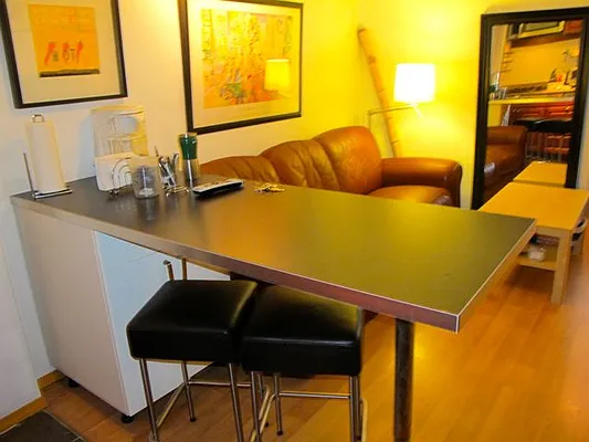 Rented by Veracity NYC LLC | media 25