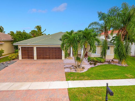 2nd image of 4660 Island Reef Dr