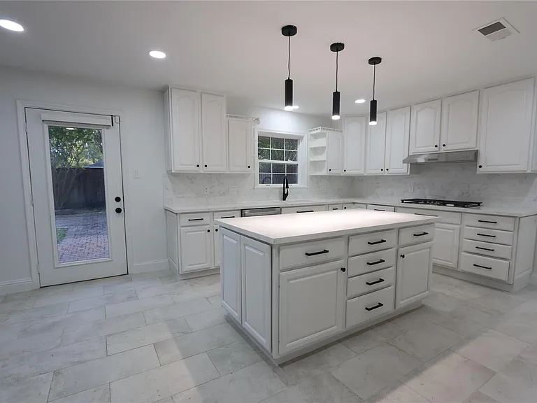 4839 McDermed Dr — Photo 10