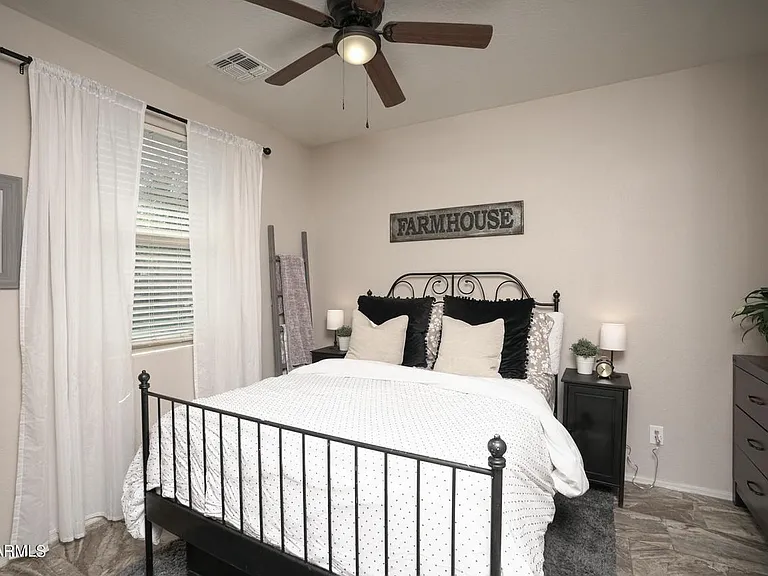 2884 S Hansen Dr — Photo 8