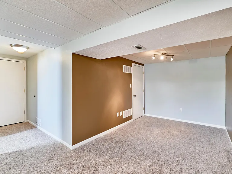 6001 La Chateau Ct — Photo 23