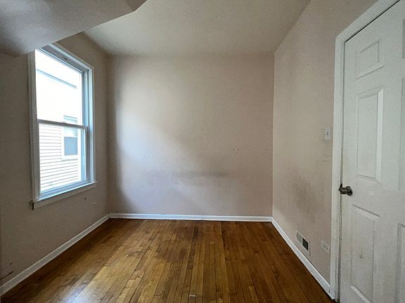 5th image of 4251 S Francisco Ave