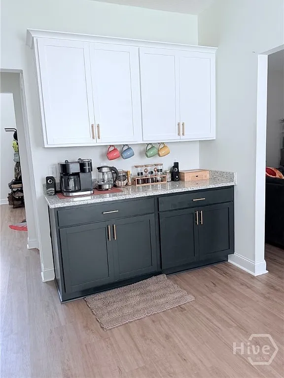 4 bed, 2.5 bath, 2259 sqft, $2,600 — Photo 3