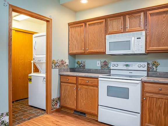 4th image of 3147 4th St Unit 160