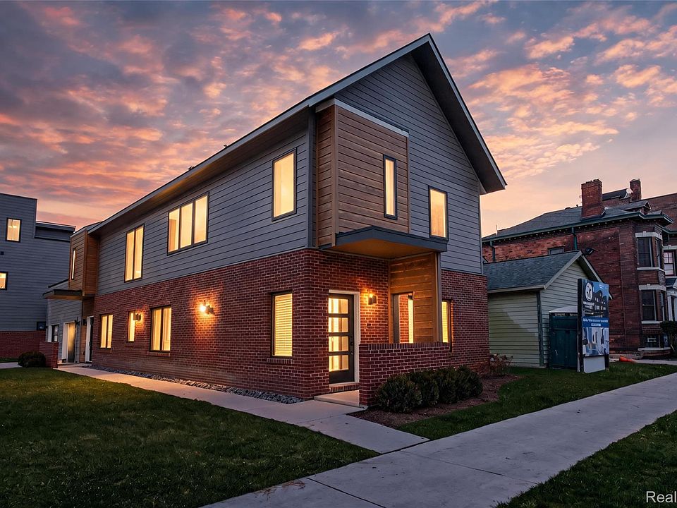 1st image of 1636 Merrick St #8