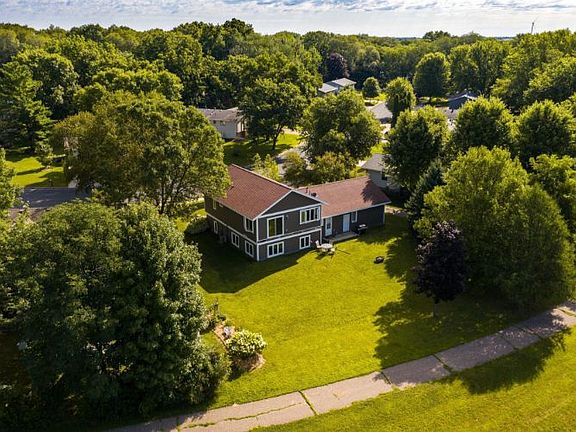 2nd image of 421 Lockwood Dr