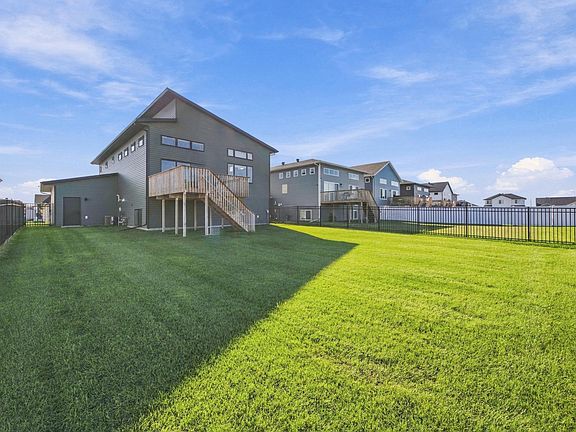 3rd image of 7327 Madelyn Ln S