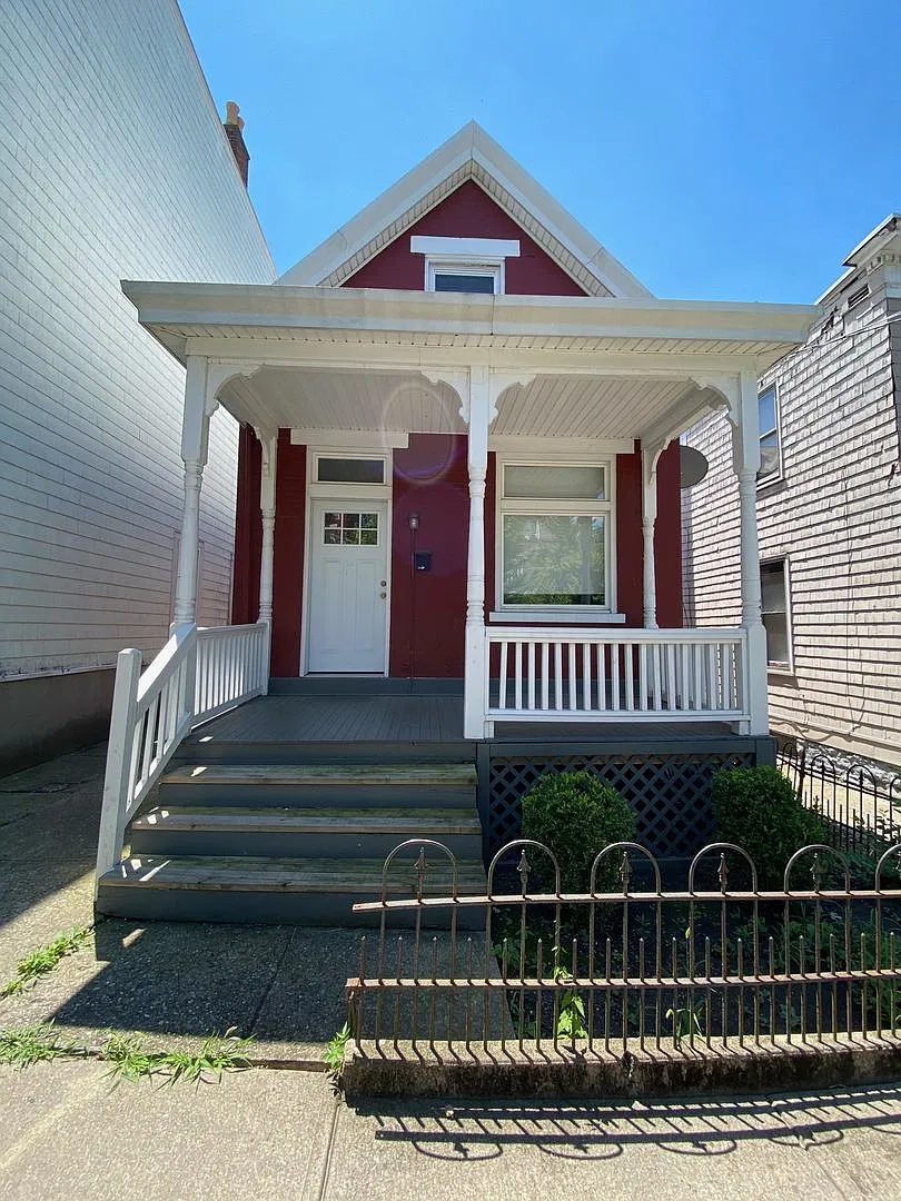 319 Warner — Photo 1