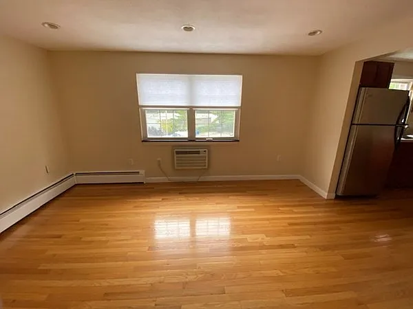 1 bed, 568 sqft, $2,190 — Photo 4